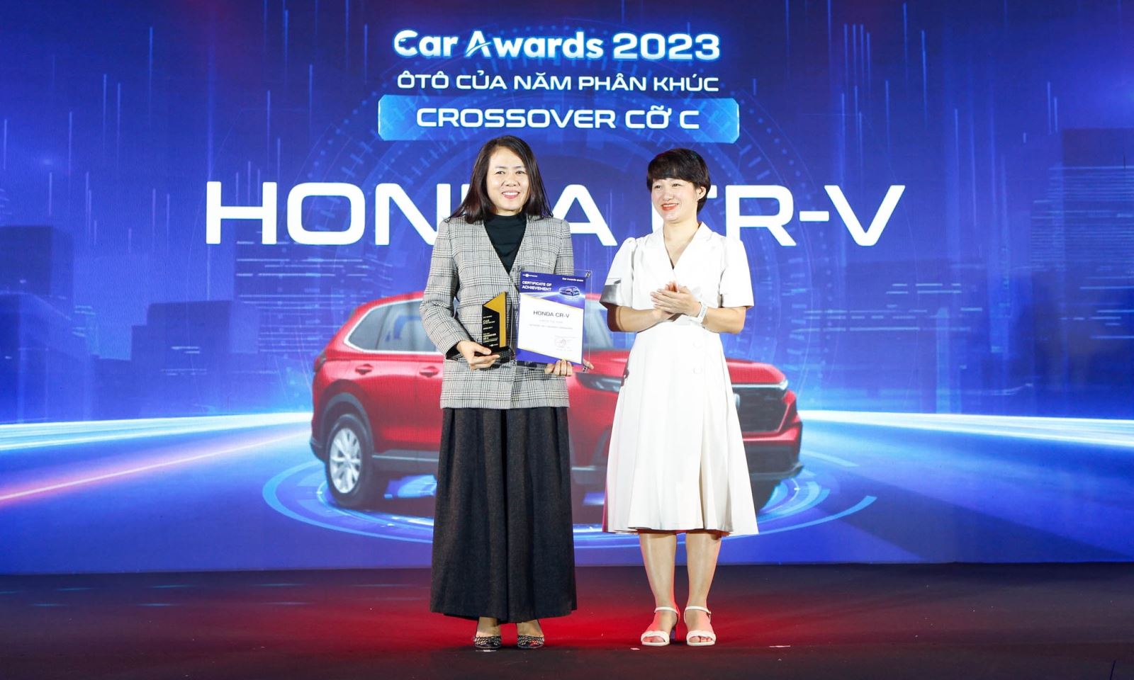 Honda CR-V chiến thắng hạng mục Ô tô của năm 2023 tại Car Awards 2023 do VnExpress tổ chức