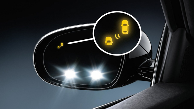 Hệ thống cảnh báo điểm mù ô tô là cách khắc phục điểm mù hiện đại nhất