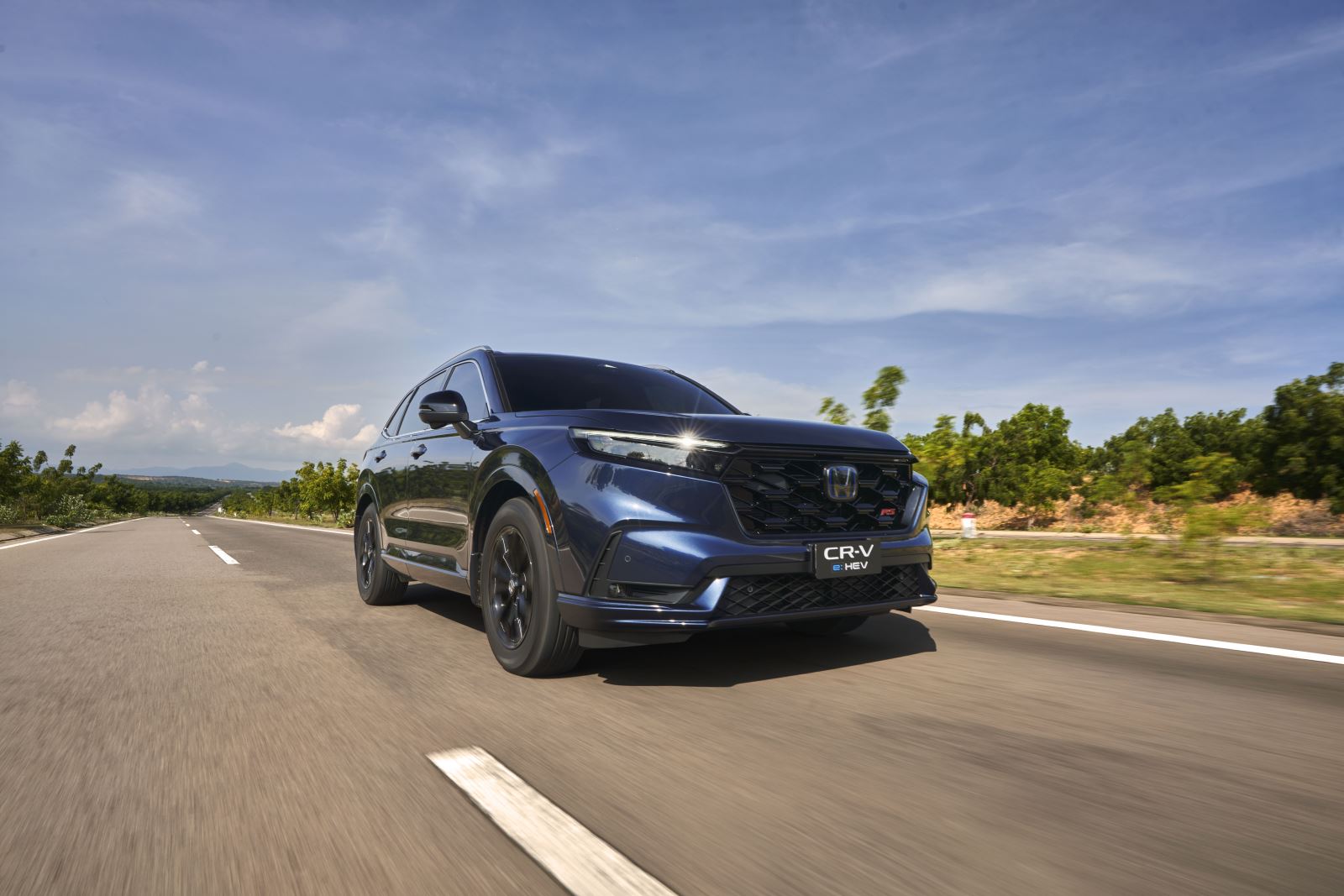 Động cơ Hybrid trên Honda CR-V e:HEV cho công suất cực đại lên đến 204Hp