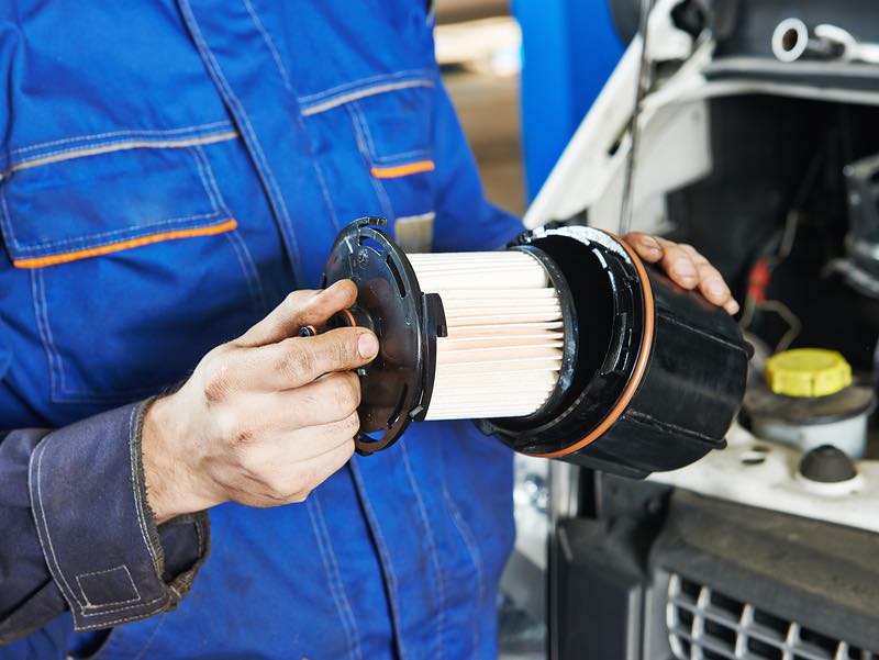 Kiểm tra, vệ sinh hoặc thay thế bộ lọc nhiên liệu ô tô theo định kỳ