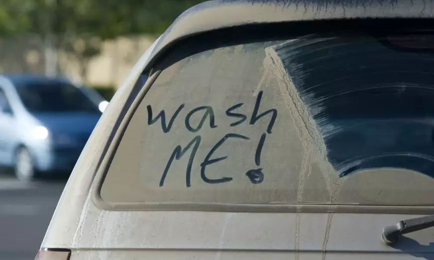 Rửa sạch xe sau mỗi chuyến đi dài ngày để xe không bị mất độ bóng và bạc màu