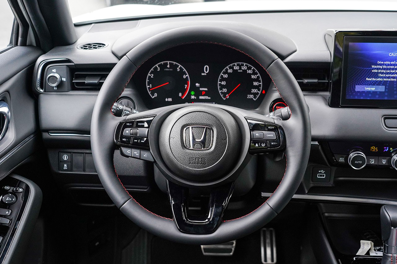 Nội thất Honda HR-V 2023 được lược bỏ chi tiết cửa sổ trời panaroma