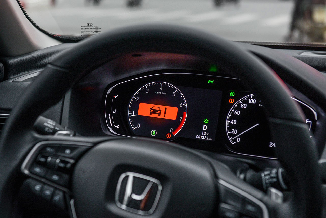 Tính năng phanh giảm thiểu va chạm CMBS trên Honda Accord