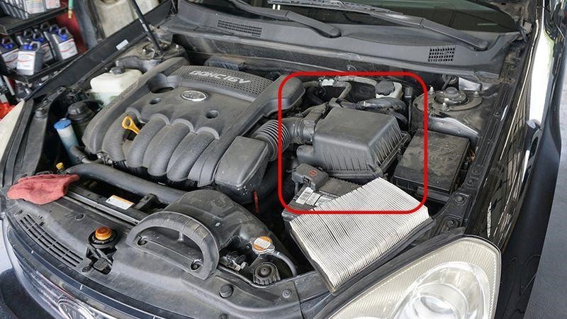 Lọc gió động cơ bẩn hoặc không được vệ sinh, thay thế định kỳ là nguyên nhân khiến xe của bạn hao xăng hơn