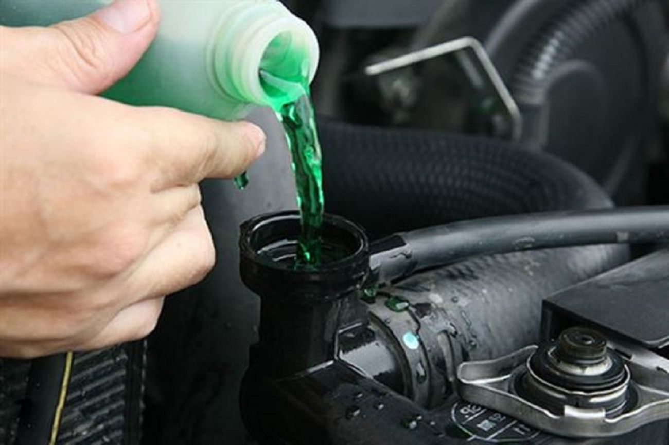 Nước làm mát cần được kiểm tra thay thế định kỳ và đúng chủng loại tại cơ sở bảo dưỡng xe uy tín
